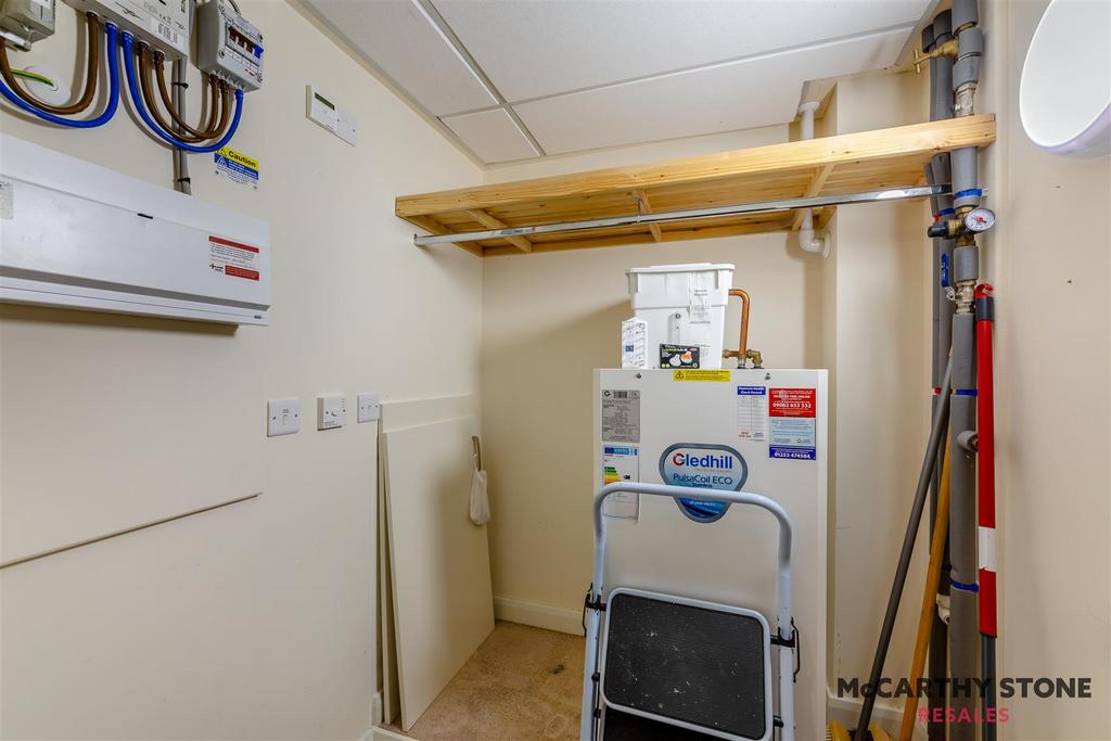 Walk in cupboard