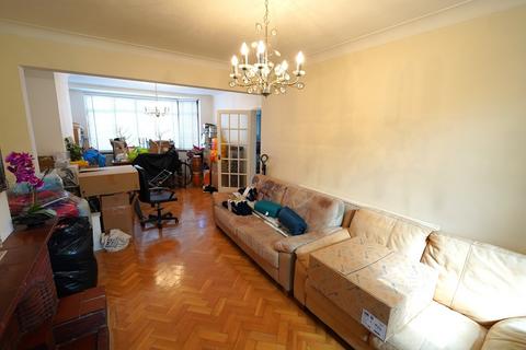 5 bedroom semi-detached house to rent, Melbury Avenue, Southall, UB2