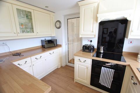 4 bedroom semi-detached house for sale, Cheviot Close, Bedford, MK41