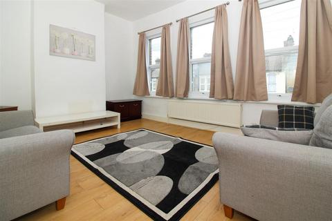 2 bedroom flat for sale, Argyle Road, London