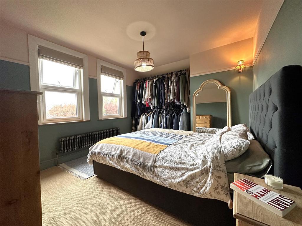 Master Bedroom 855