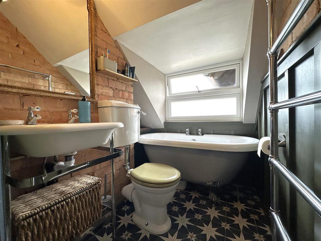 Bathroom 869