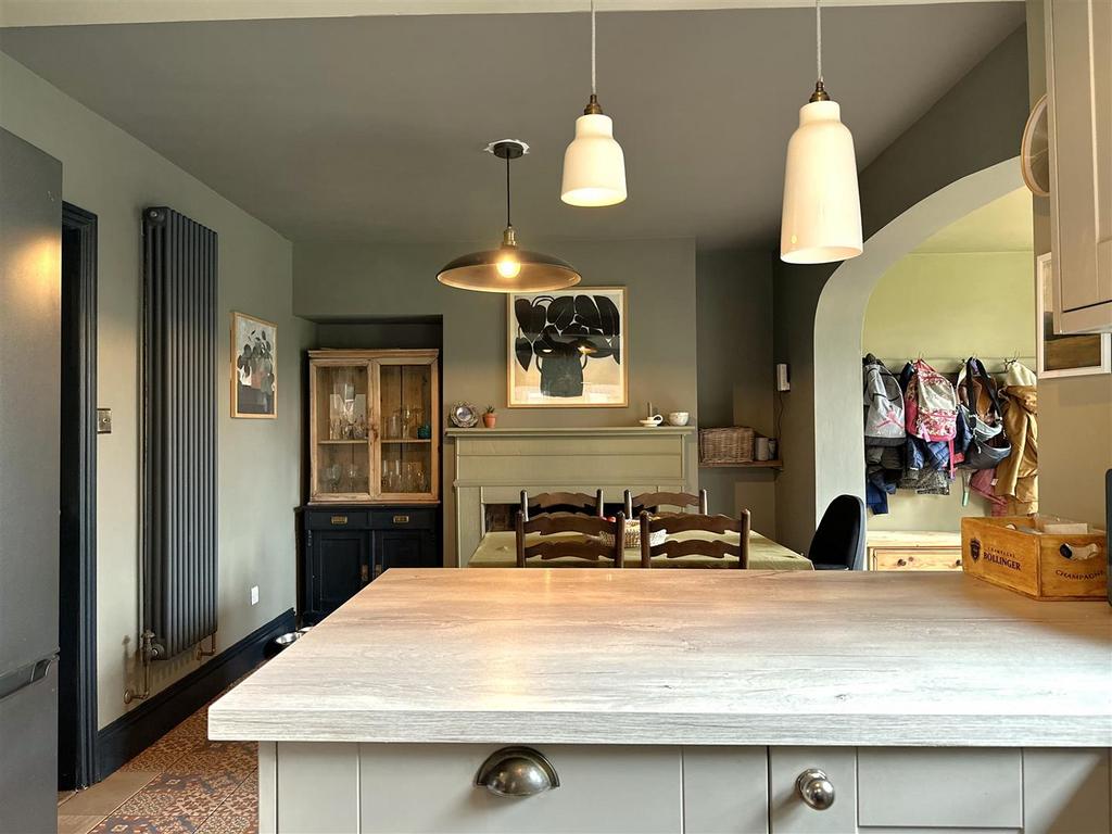 Kitchen Into Dining Room 904