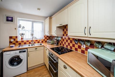 4 bedroom semi-detached house for sale, Bradshaw View, Bradford BD13