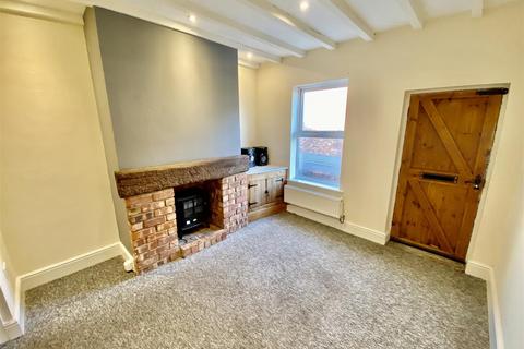 2 bedroom end of terrace house to rent, Horninglow Road North, Burton Upon Trent DE13