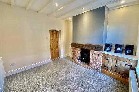2 bedroom end of terrace house to rent, Horninglow Road North, Burton Upon Trent DE13