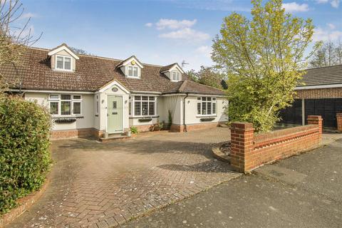 4 bedroom semi-detached house for sale, Spring Pond Meadow, Hook End, Brentwood