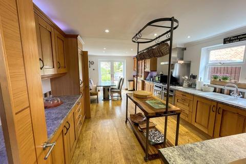 3 bedroom detached house to rent, Northside Close, Middridge, Newton Aycliffe