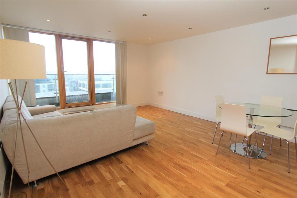 Living room 2.jpg