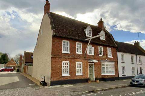 6 bedroom townhouse for sale, High Street, Stony Stratford
