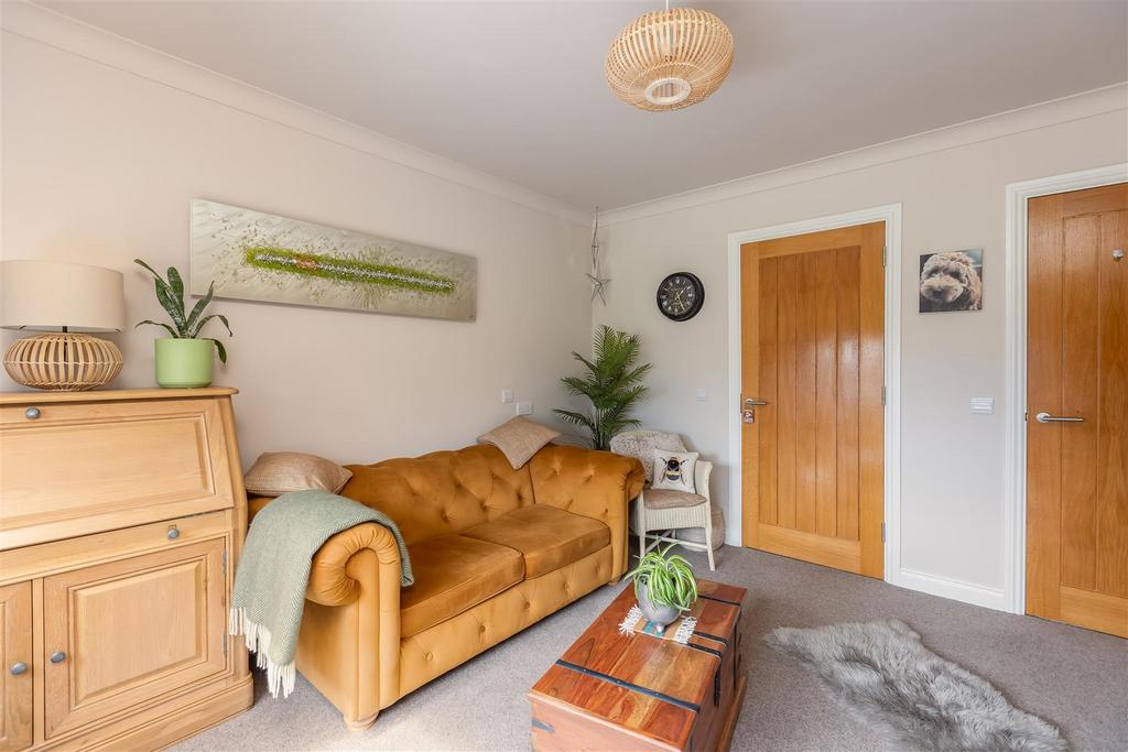 Mickle Hill 9 Bedroom 2-3.jpg