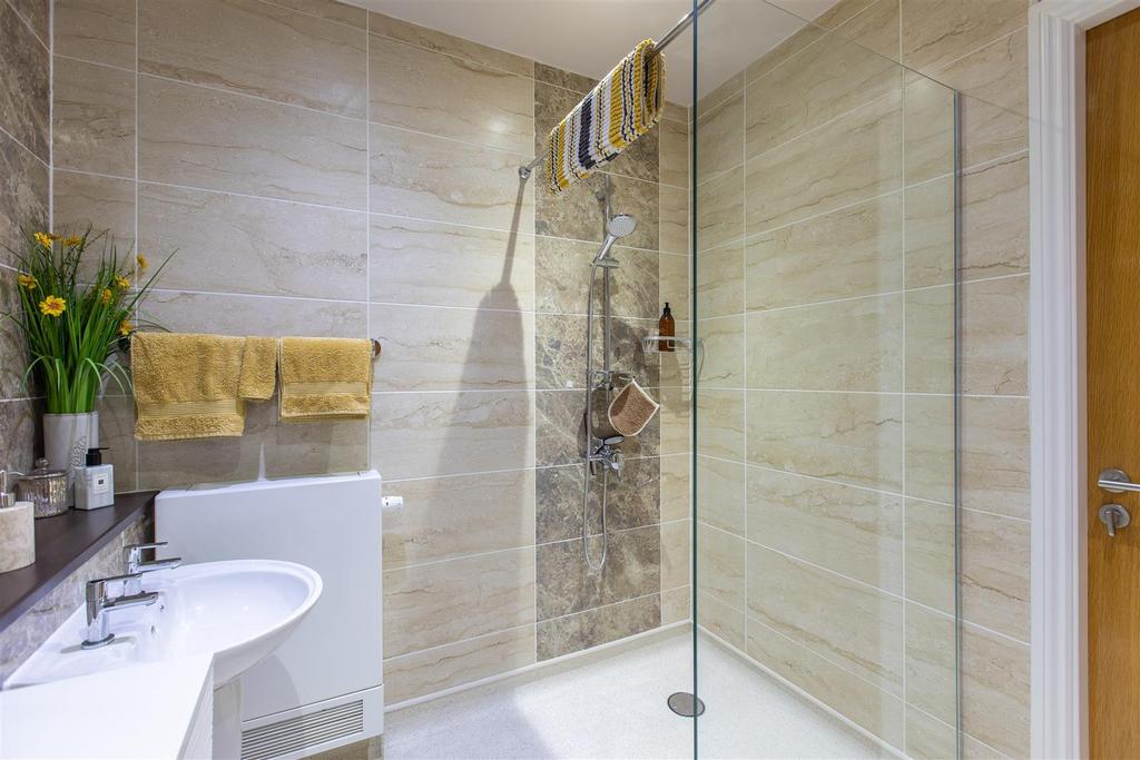 Mickle Hill 9 Shower Room-2.jpg