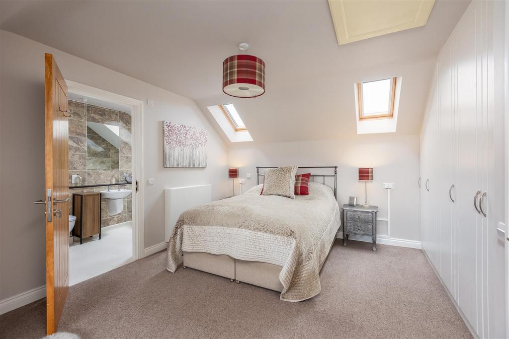 Mickle Hill 9 Bedroom 1-1.jpg