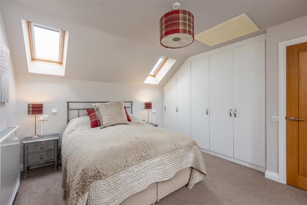 Mickle Hill 9 Bedroom 1-2.jpg
