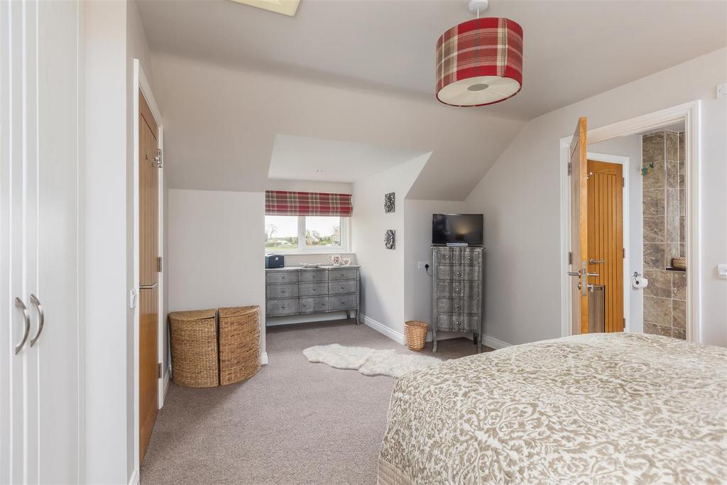 Mickle Hill 9 Bedroom 1-3.jpg