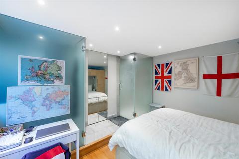 1 bedroom flat for sale, Bushey Road, Raynes Park SW20