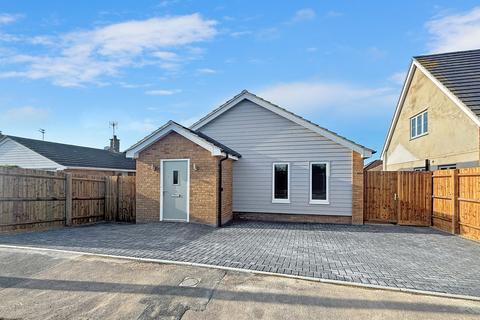 2 bedroom bungalow for sale, Sandwich Road , Brightlingsea, Colchester, CO7