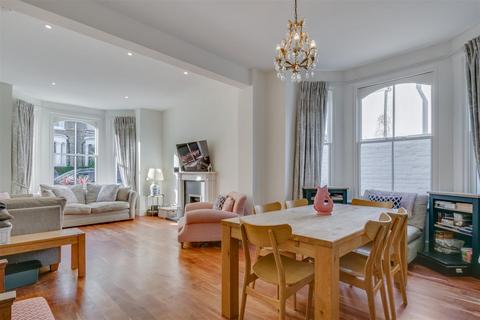 5 bedroom house for sale, Ringford Road, London