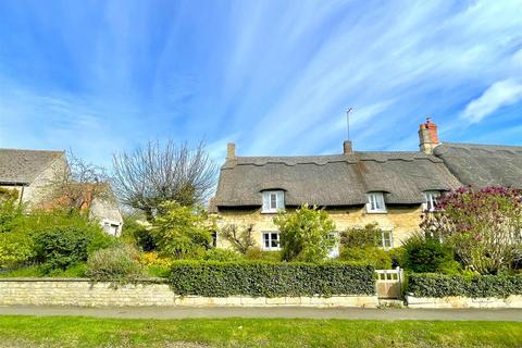 3 bedroom cottage for sale, Main Street, Empingham, Oakham