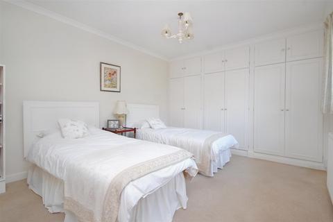 50 Pontefract Road, Ackworth, Pontefract, WF7 7LL