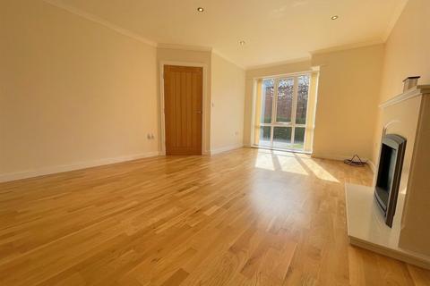 7 Mount Square, Leek, ST13 5DA