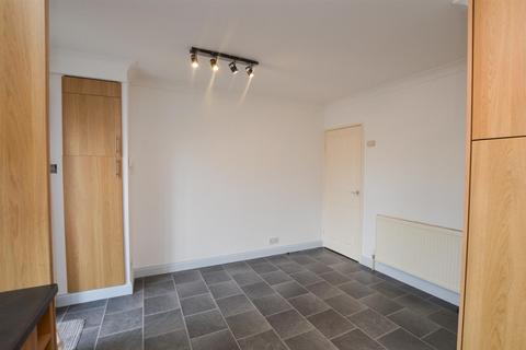 2 bedroom terraced house to rent, Percival Road, Eastbourne