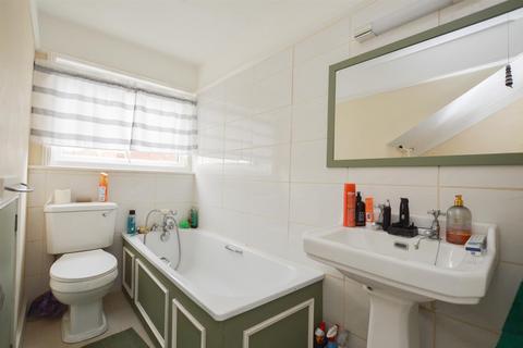 1 bedroom flat to rent, Enys Road, Eastbourne