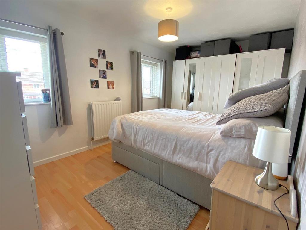 Bed1.jpg