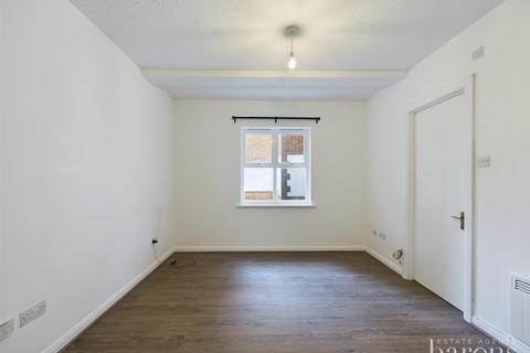 2 bedroom flat for sale, Regent Court, Basingstoke RG21