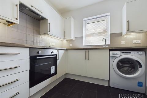 2 bedroom flat for sale, Regent Court, Basingstoke RG21