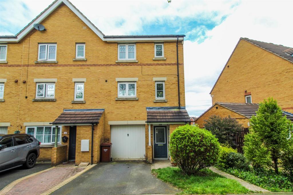 Bellflower Close, Castleford WF10 4 bed semidetached house for sale