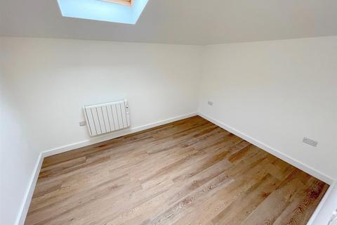 2 bedroom apartment to rent, Salisbury Street Leek Staffordshire