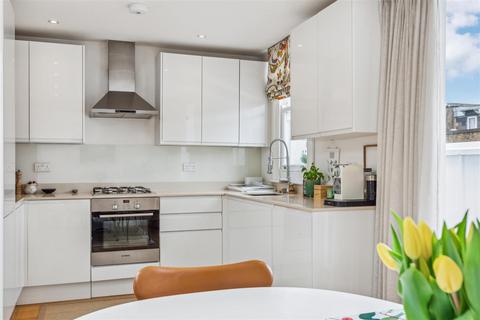 3 bedroom flat for sale, New Kings Road, London