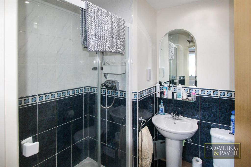 En suite showeroom