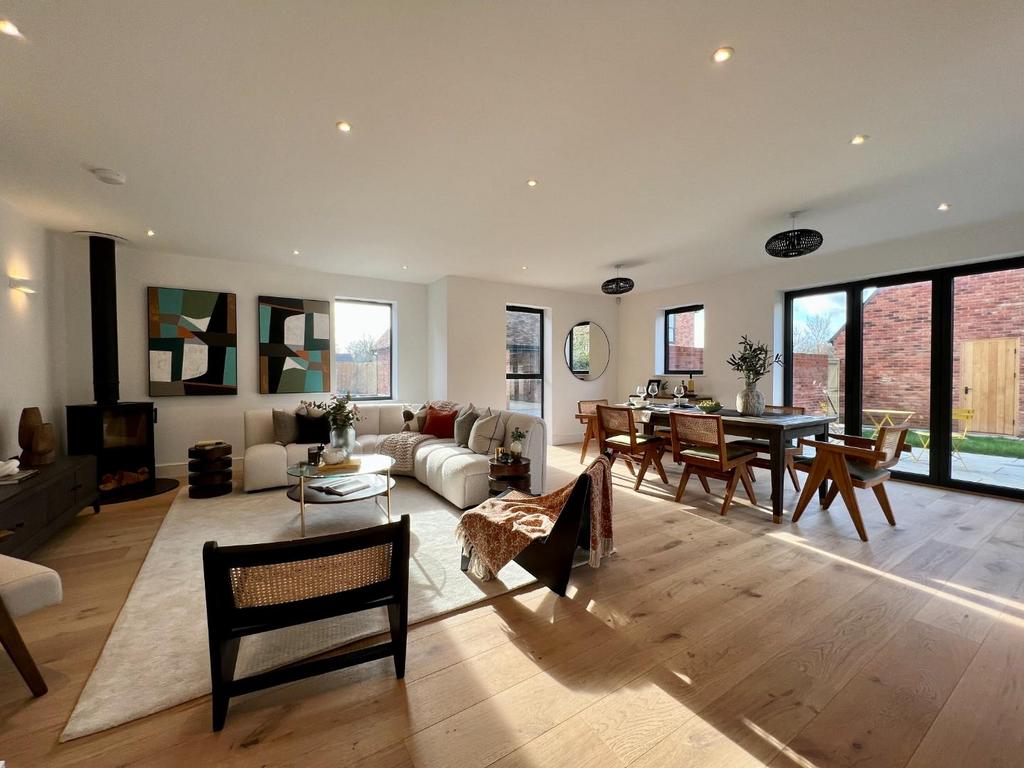 Open plan living / dining area