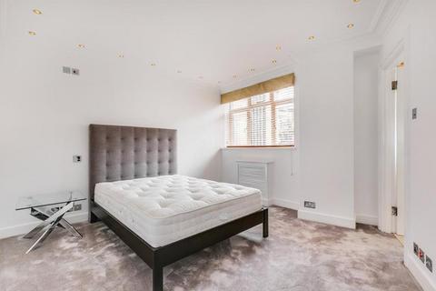 3 bedroom apartment to rent, Charlbert Street, London NW8