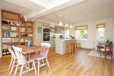 4 bedroom terraced house for sale, The Avenue, Borough Green
