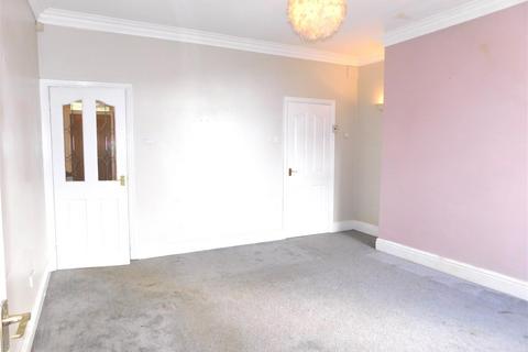 3 bedroom end of terrace house to rent, Oaklands road, Royton, Oldham