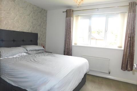24 Walter Mills Way, Oldham, OL4 3FU