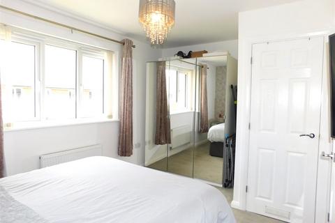 24 Walter Mills Way, Oldham, OL4 3FU