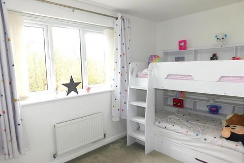 24 Walter Mills Way, Oldham, OL4 3FU