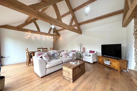 3 bedroom barn conversion for sale, High Street, Watchfield, SN6