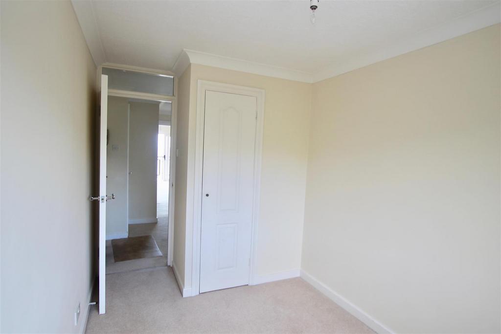 Singe Bedroom.jpg