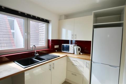 2 bedroom apartment to rent, West Hill Road, St. Leonards-On-Sea