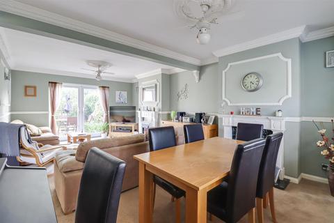 3 bedroom semi-detached house for sale, Long Road, Canvey Island SS8