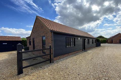 2 bedroom detached bungalow for sale, Cromer Road, Roughton