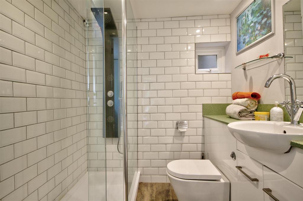 Shower Room: