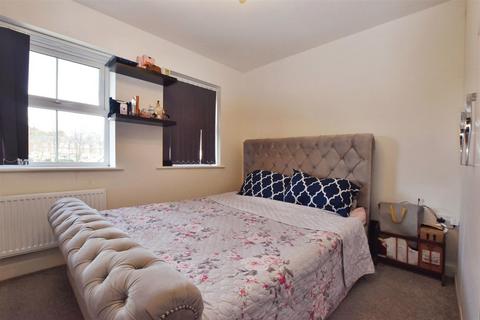 3 bedroom semi-detached house for sale, Beaumont Close, Cottingham
