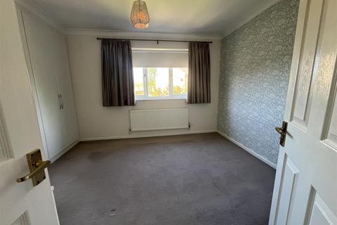 3 bedroom house to rent, Chillingham Court, Milton Keynes MK5