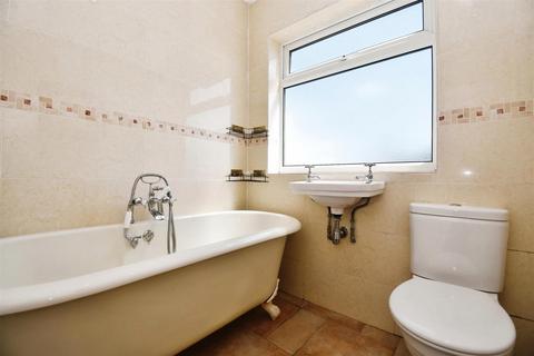 3 bedroom terraced house for sale, Beverley Road, Hessle